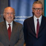 Gallardón y Almunia en un encuentro de Diálogos para el Desarrollo