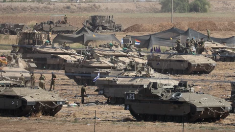 Israeli army near the Gaza border