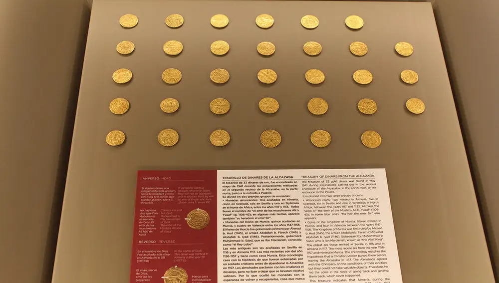 El tesorillo de Dinares de la Alcazaba se encuentra expuesto en el museo que acoge el yacimiento arqueológico Barrio Andalusí 