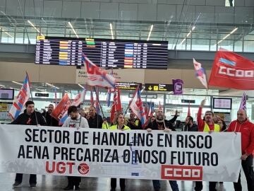 Los sindicatos acusan a Aena de precarizar el empleo en los aeropuertos y anuncian que las protestas contra el concurso de 