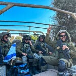 Soldados israelíes esperan la orden para iniciar la operación terrestre en Gaza
