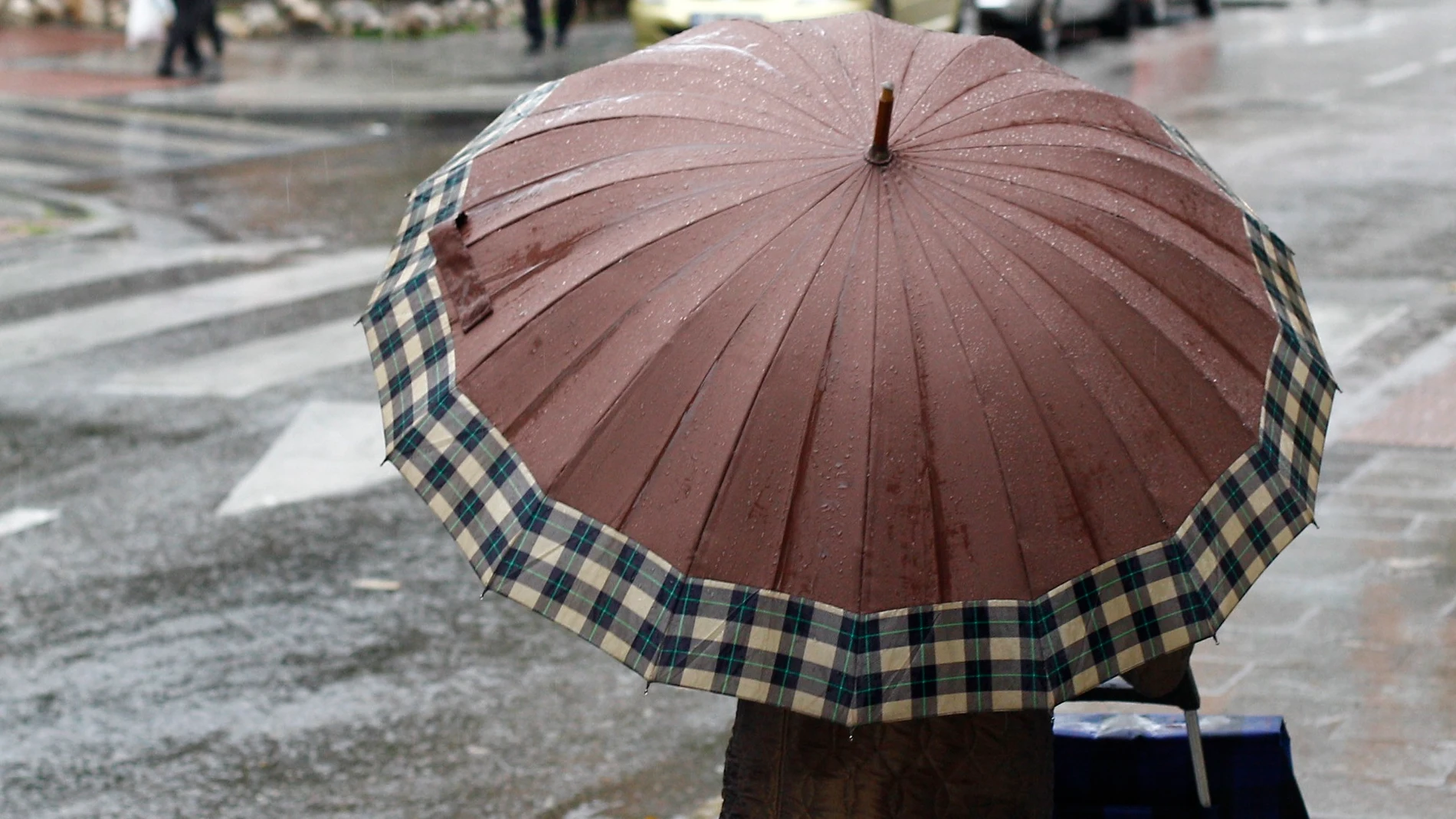 Galicia, Asturias, Cantabria y Baleares tendrán mañana riesgo por lluvia, viento o fuerte oleaje