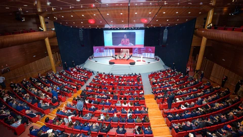 Ana Botín en una de las mesas de debate en una edición anterior de la Conferencia.