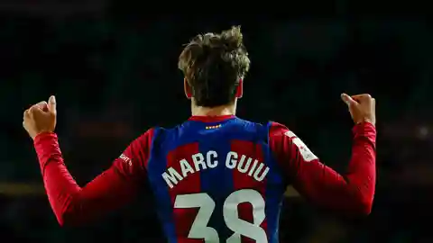 El Barça se queda sin Marc Guiu durante un mes