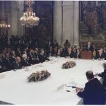 El presidente de Estados Unidos, George Bush, se dirige a los participantes de la Conferencia de Madrid en el Palacio Real de Madrid
