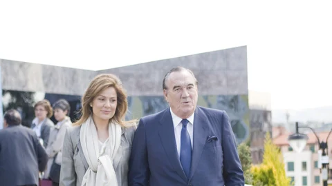 Fernando Fernández Tapias junto a su mujer, Nuria González, en Asturias, a 16 de abril de 2009, en Asturias. FERNANDO FERNANDEZ TAPIAS NURIA GONZALEZ;GENTE;ANIMALES Y CURIOSIDADES GENTE Europa Press Reportajes (Foto de ARCHIVO) 16/04/2009