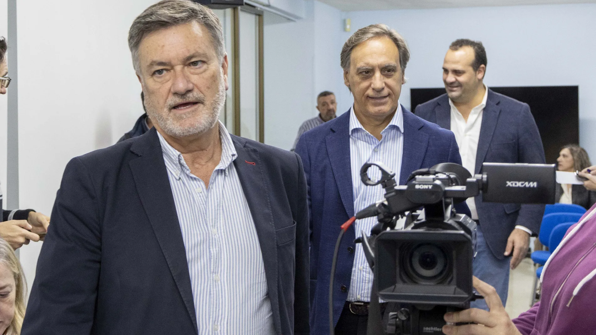 Vázquez, García Carbayo y Mingo, antes de la rueda de prensa