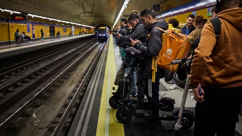 El Consorcio Regional de Transportes prohíbe acceder al transporte público con patinetes eléctricos a partir d