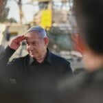 O.Próximo.- Netanyahu asegura a las familias de secuestrados que "agotará" todas las posibilidades para su liberación