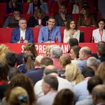 El PSOE convoca un Comité Federal para consultar con las bases el acuerdo con Sumar