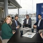 De izquierda a dercha, Ana Jáuregui, Oriol Álvarez, el periodista Pedro García, Carlos García y Ricardo Ruiz
