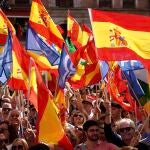 Núñez Feijóo y Juanma Moreno en la clausura de un acto en defensa de la igualdad de los españoles (Málaga)