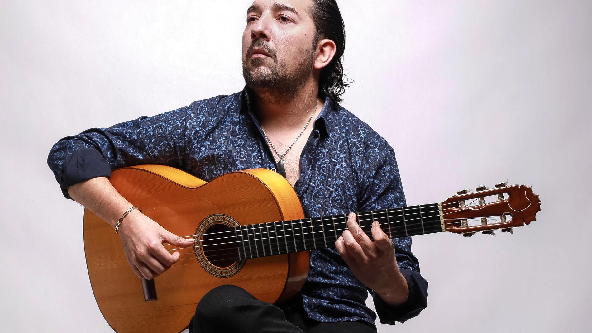 El guitarrista Antonio Rey nació y creció entre tablaos y cantes flamencos
