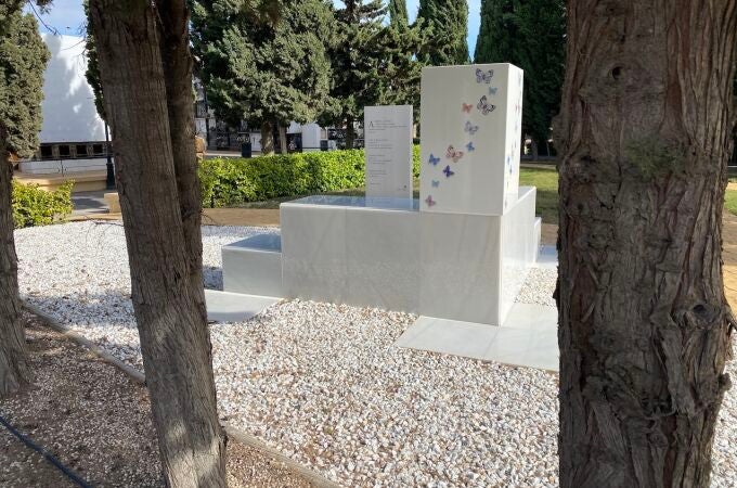 Espacio dedicado a los bebés no nacidos en el cementerio de Almería