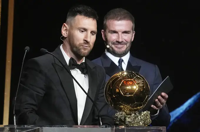 Leo Messi gana su octavo Balón de Oro y se lo dedica a Diego Maradona