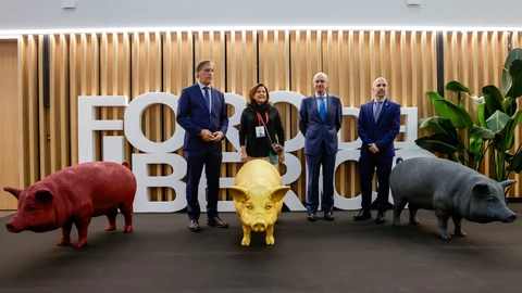 El alcalde de Salamanca, Carlos García Carbayo, y el presidente de la Diputación Provincial, Javier Iglesias, participan en la inauguración del IV Foro Internacional del Ibérico.