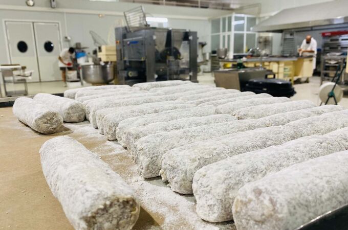 «Afortunadamente, las ventas se mantienen año tras año» en el sector de los pasteles, de gran tradición en la provincia de Cádiz