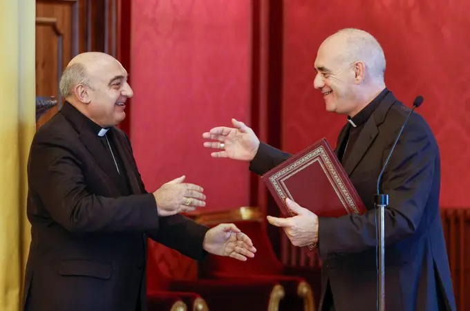 El Papa nombra al obispo auxiliar de Valencia, Arturo Ros, como obispo de Santander