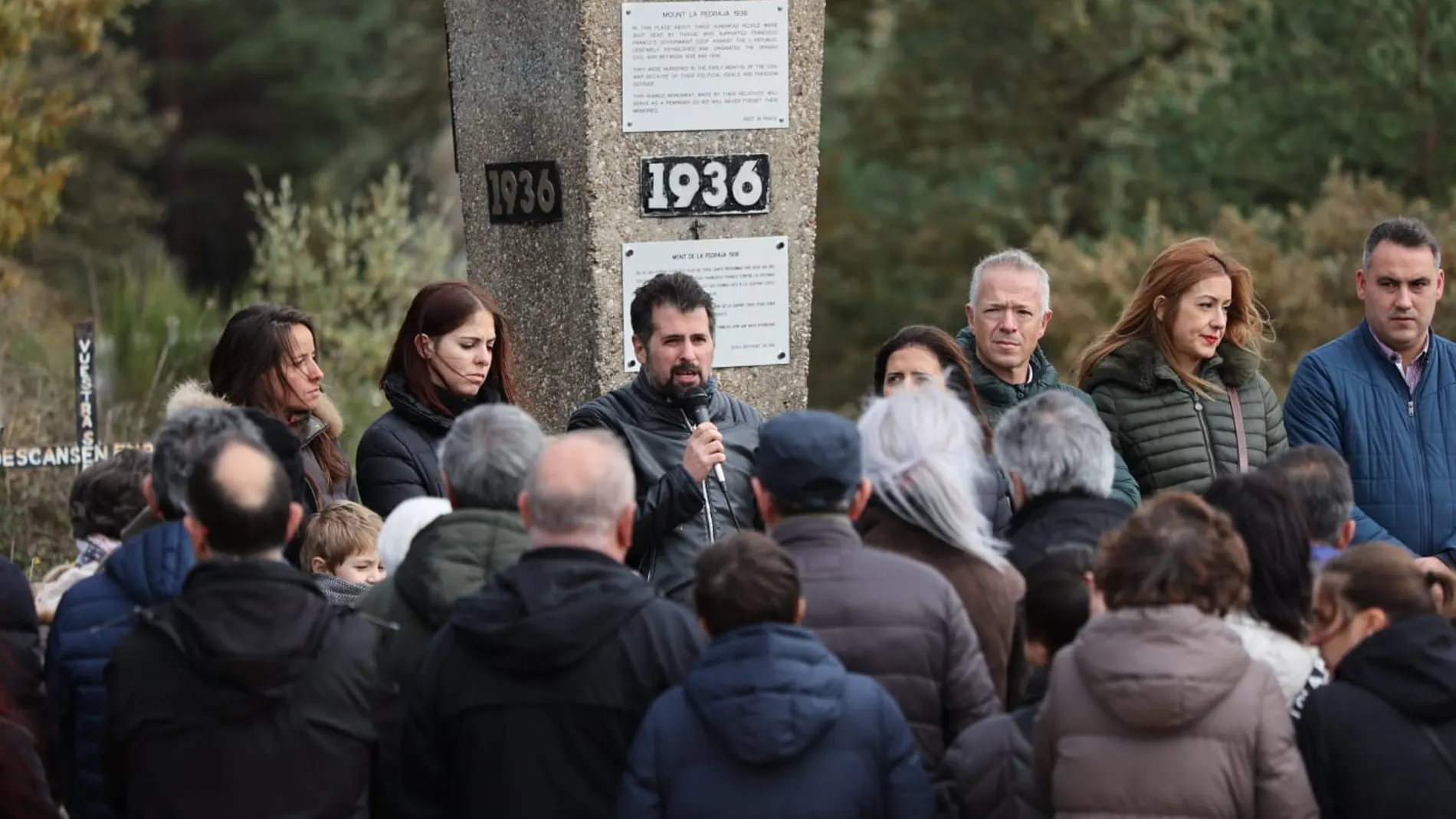 El secretario general del PSOECyL, Luis Tudanca, durante un acto en el cementerio de Monte de la Pedraja (Burgos)