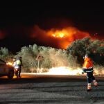 AMP.- Incendios.- El incendio de Montitxelvo se propaga con "gran rapidez" por el fuerte viento y quema 1.400 hectáreas