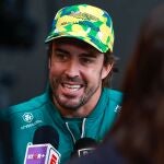 La broma de la madre de Piastri sobre Fernando Alonso