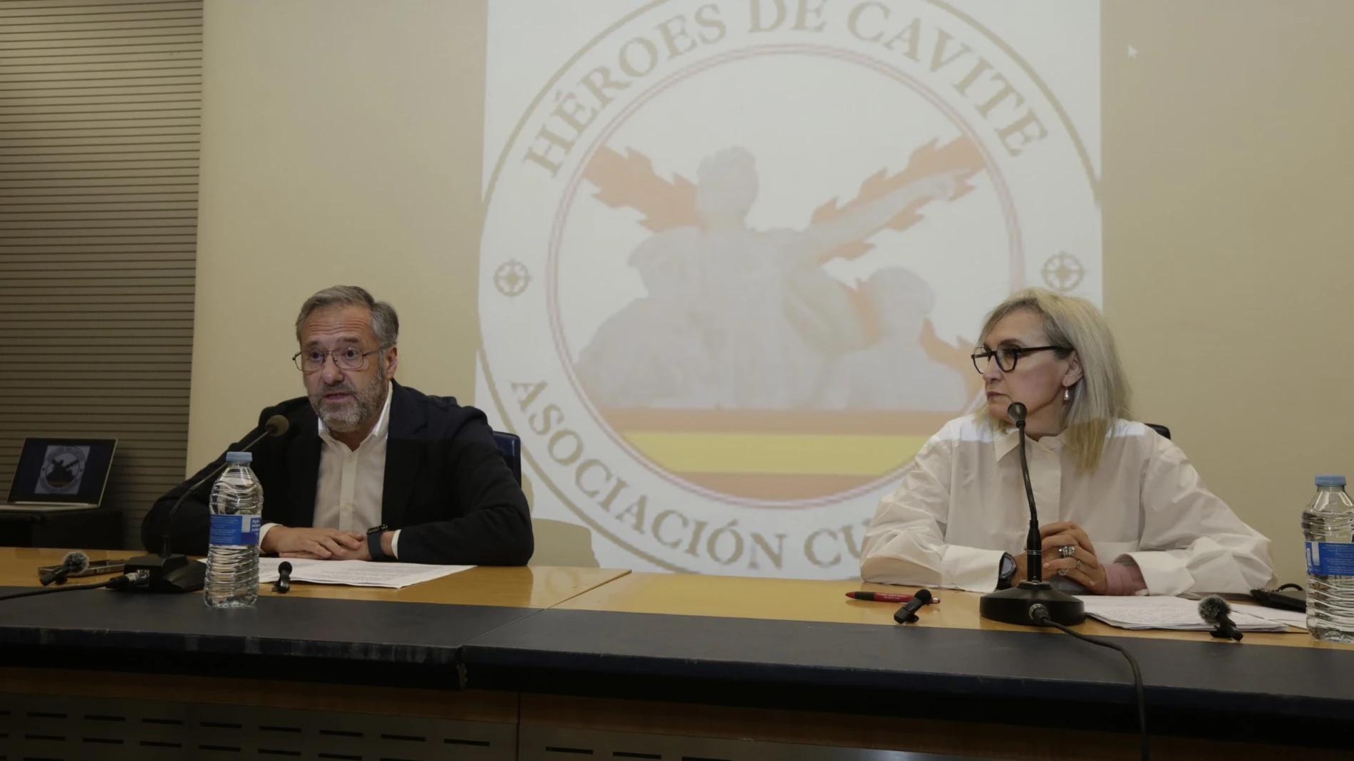 El presidente de las Cortes regionales, Carlos Pollán, inaugura la jornada