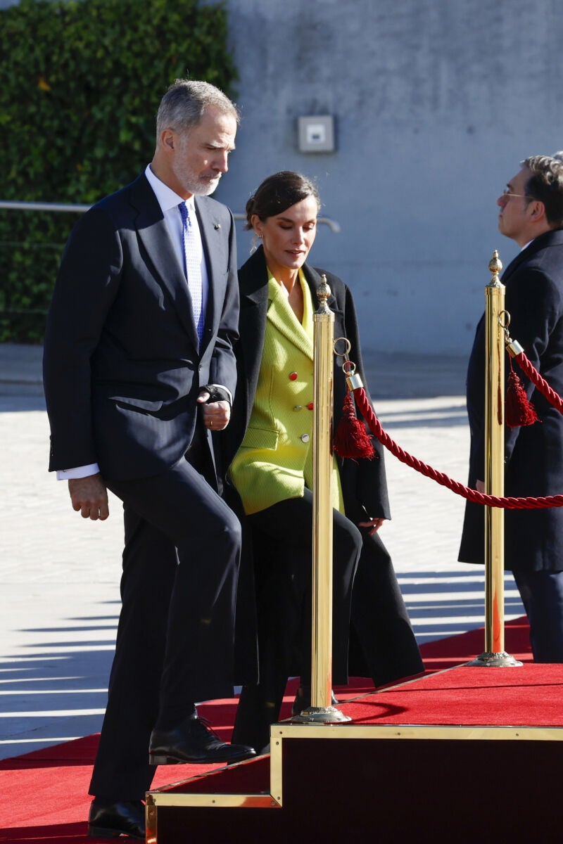 El look de aeropuerto de la Reina Letizia. 