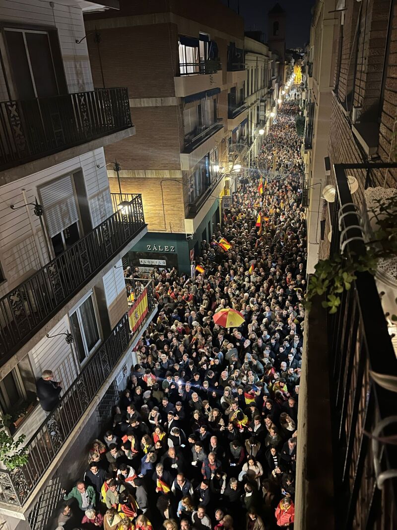Manifestación contra la amnistía frente a la sede del PSOE-A, en Sevilla