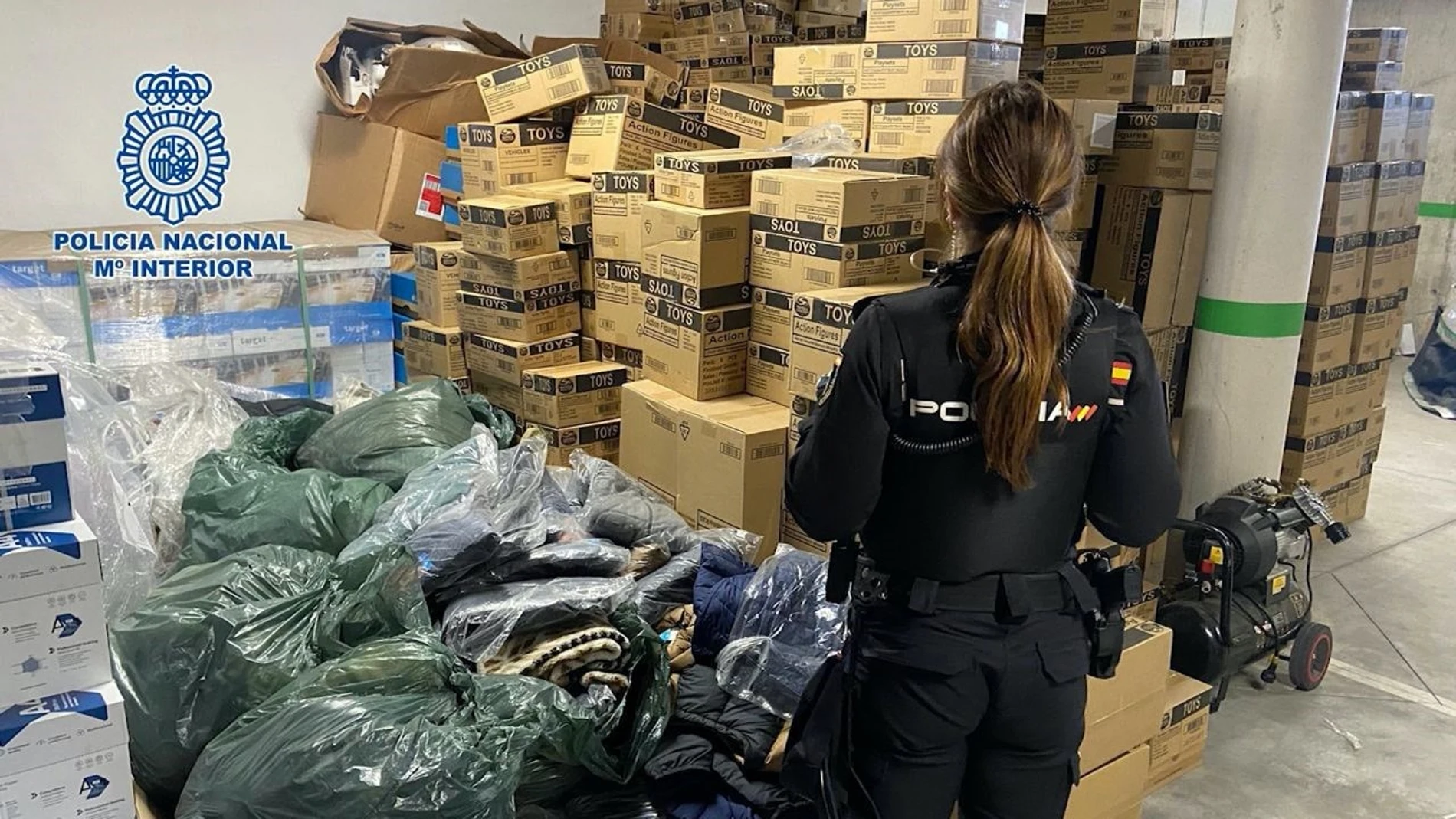 Cuatro detenidos en Usera por robar más de 700 cajas de juguetes robadas y un quadPOLICÍA NACIONAL06/11/2023