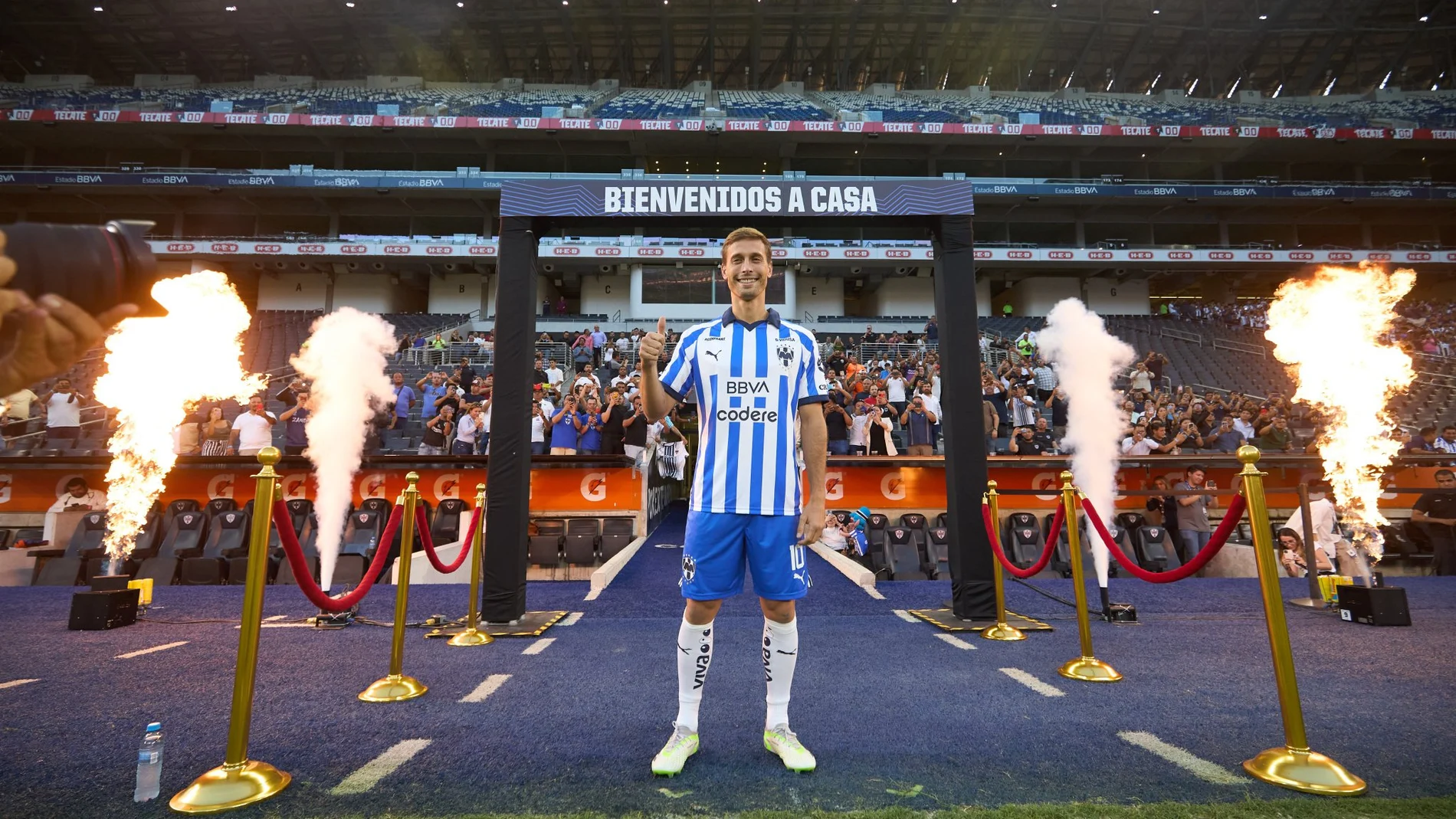 Sergio Canales con Monterrey