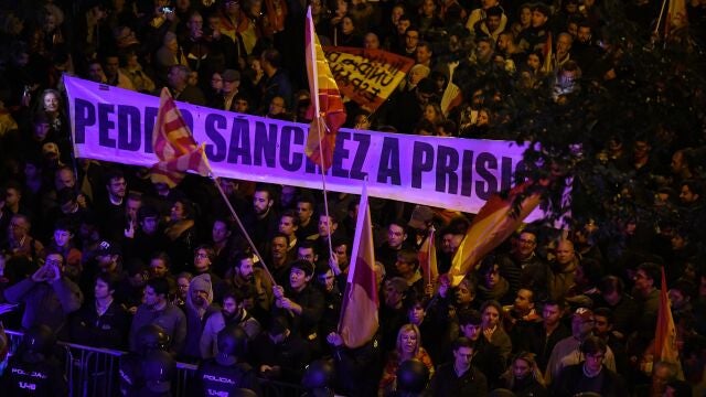 El PSOE dice que está más fuerte que nunca y acusa al PP de callar ante la acción de Aguirre en Ferraz