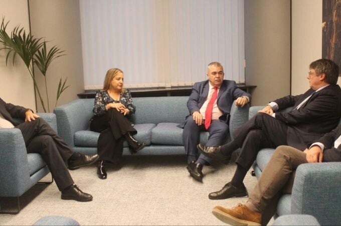 Santos Cerdán se reúne con Carles Puigdemont