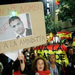 Concentración frente a la sede del PSOE en Murcia contra la posible Ley de Amnistía