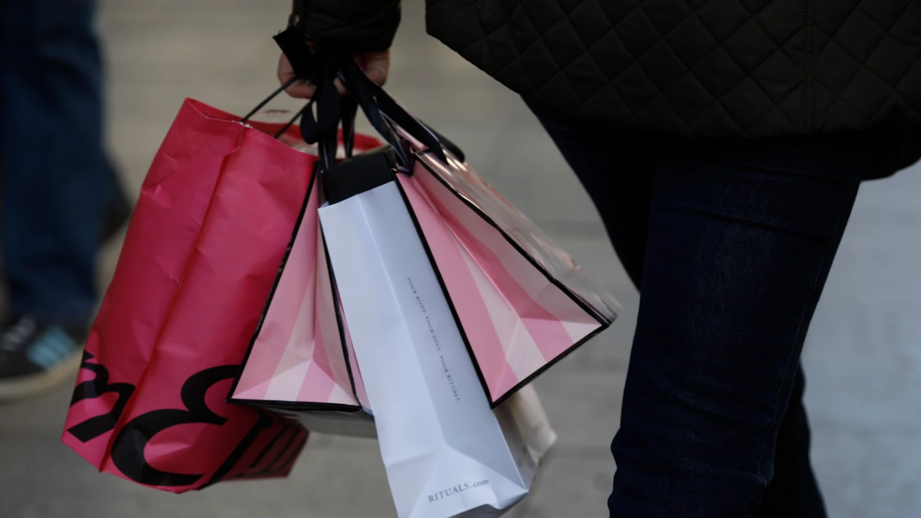 Economía.- La mitad de los consumidores situará su límite de gasto para 'Black Friday' en los 200 euros, según Aplazame