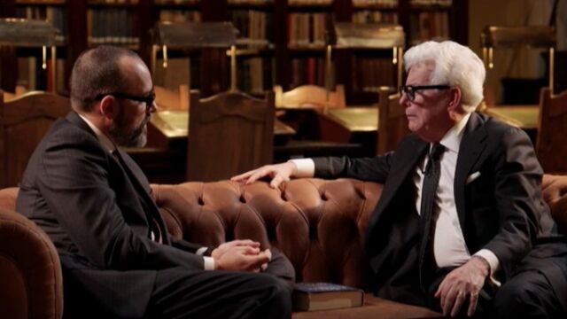 Ken Follet sentado junto a Risto Mejide