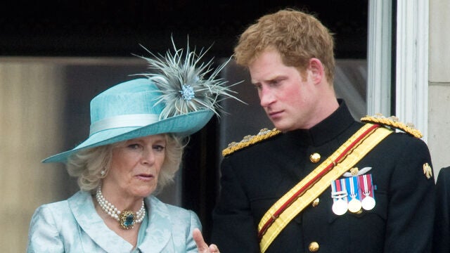 Camilla y Harry en una de las pocas imágenes que tienen juntos, en 2012