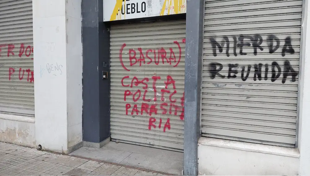 La Casa del Pueblo de Burgos amanece con pintadas contra el PSOE por la amnistía