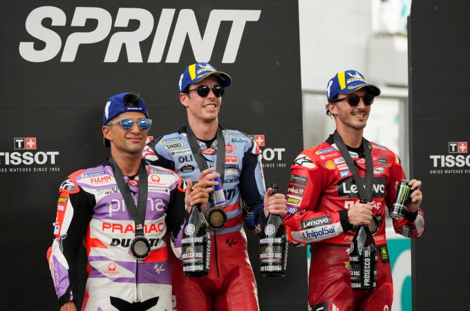 Álex Márquez, Jorge Martín y Bagnaia, en el podio del Sprint