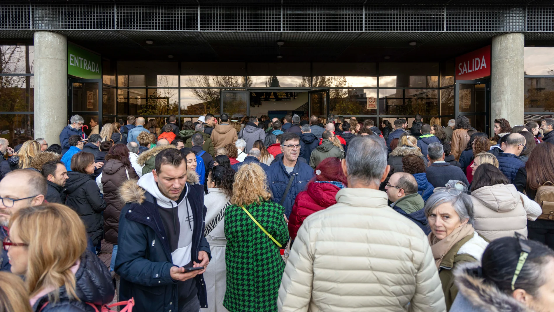 Opositores en Salamanca a 420 plazas de celador de Sacyl