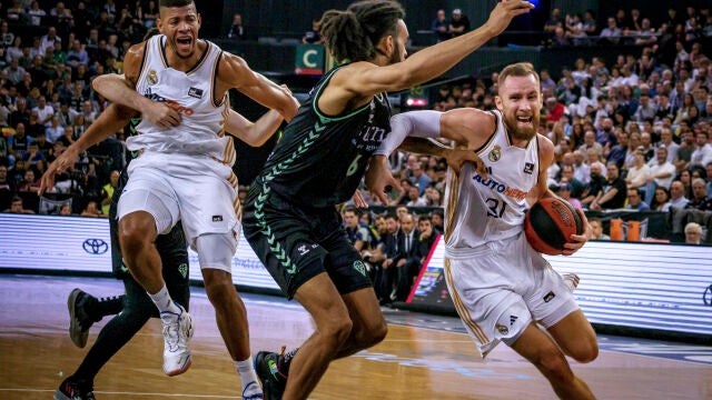 El Real Madrid ganó con apuros en Bilbao