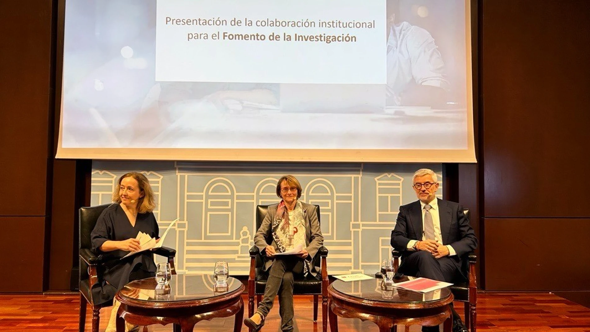 Eloísa del Pino (izq.), Eva Alcón (centro) y Ángel Rivera