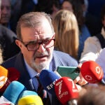 VÍDEO:Borbolla protesta contra Ley Amnistía y ve "poco de fiar" a Sánchez: "Se puede cambiar de opinión pero no de alma"