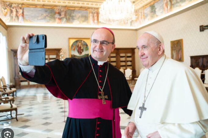Monseñor Munilla con el Papa
