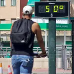 Un termómetro marca 50 ºC en una ciudad el pasado verano