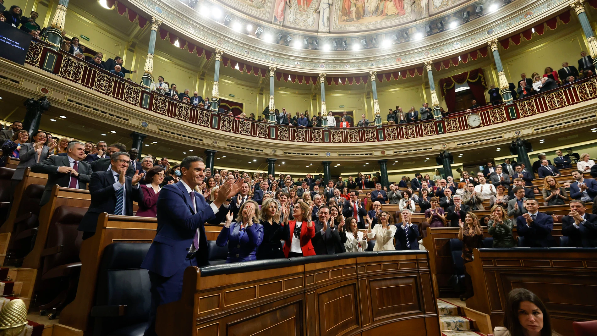 MADRID, 16/11/2023.- El secretario general del PSOE, Pedro Sánchez, ha sido reelegido como presidente del Gobierno `por mayoría absoluta. EFE/Javier Lizon 