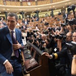 Debate.- Arranca la votación para la investidura de Sánchez con el 'Sí' de un diputado del PSOE