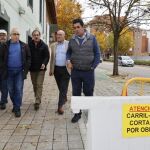 El alcalde, Jesús Julio Carnero, junto al concejal Alberto Gutiérrez Alberca, visitan las obras