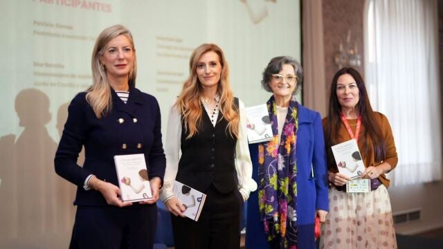 Irene Carvajal, Mar Sancho, Ana Fernández y Patricia Cercas en la presentación del libro