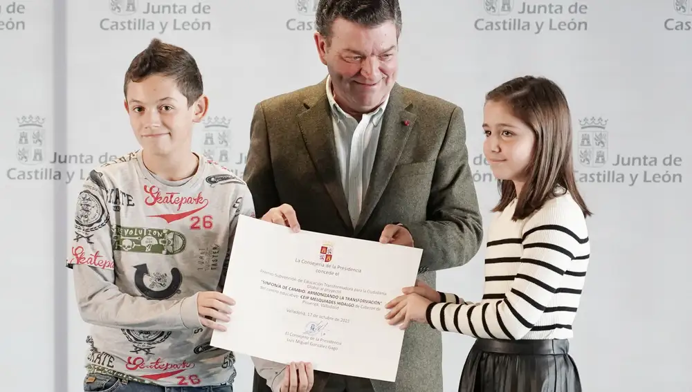 El consejero de la Presidencia, Luis Miguel González Gago, inaugura el X Encuentro de Docentes por el Desarrollo y la Ciudadanía Global, y entrega los premios a proyectos de educación para el desarrollo en centros educativos de Castilla y León.