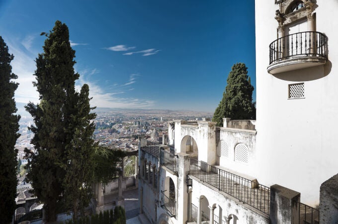 El carmen se encuentra cercano a la Alhambra